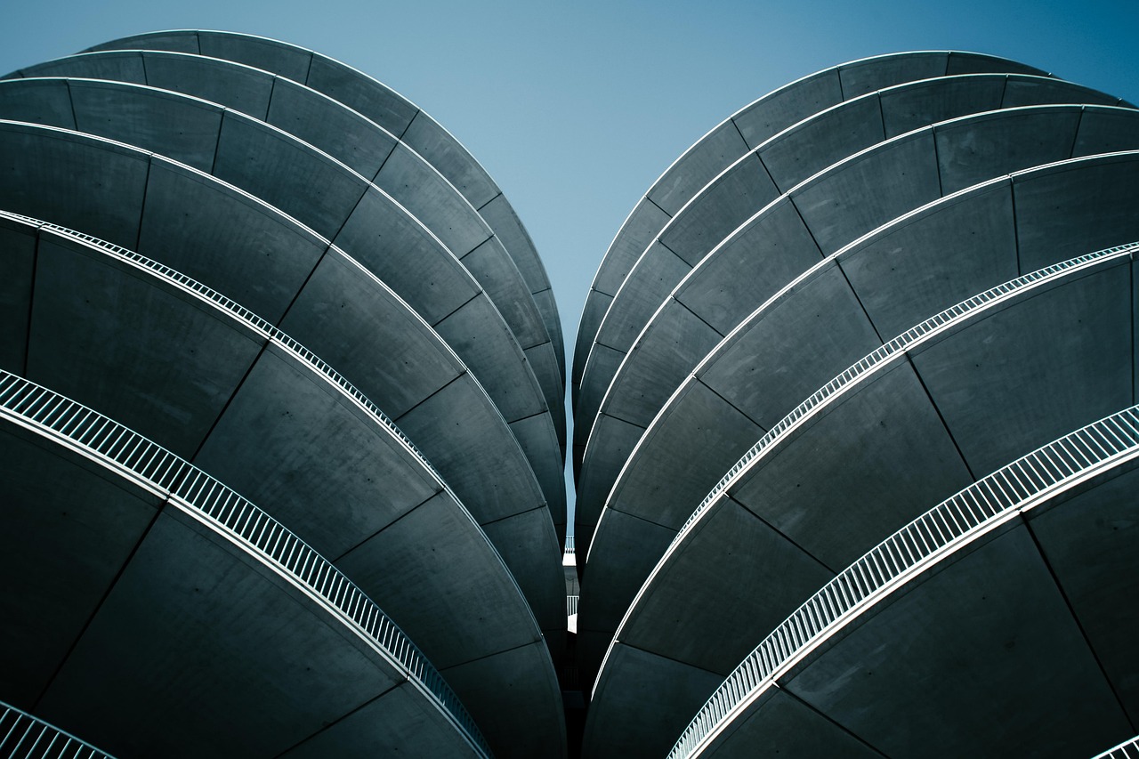 华夏修魔世界：购买国际手机平台